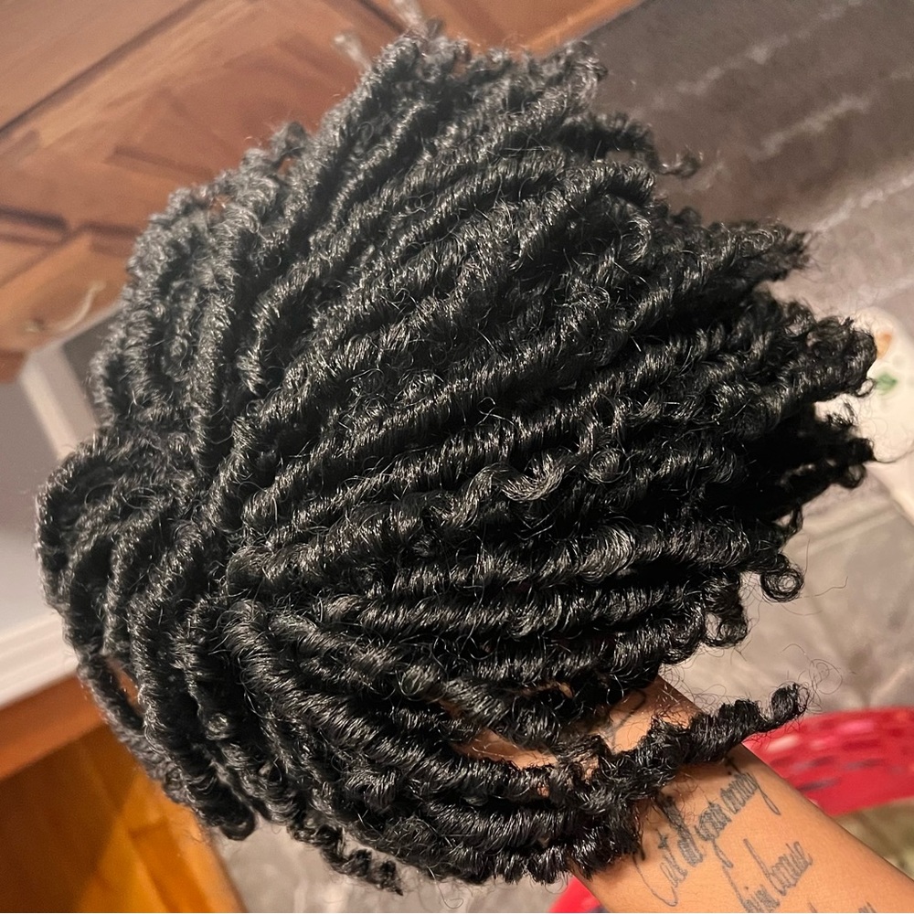 Beeand synthetic loc wig